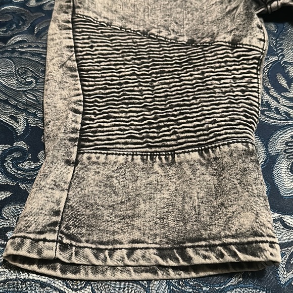 Denim Jean Shorts - Picture 5 of 13